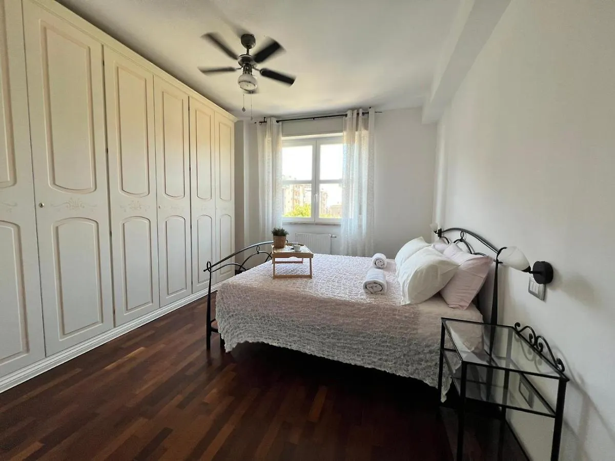 Isotta Guest House Family E Pet Friendly contacts